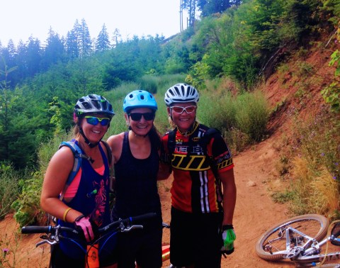 Impromptu dryland session with Karin Harjo & Anna Marno!